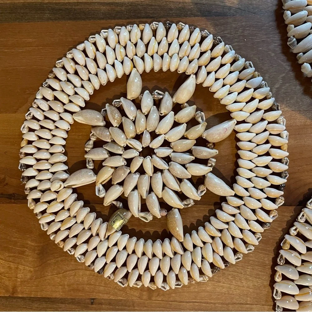 Three Vintage 9" Round Cowrie Shell Trivets Beach House Ocean Nautical - Picture 7 of 7